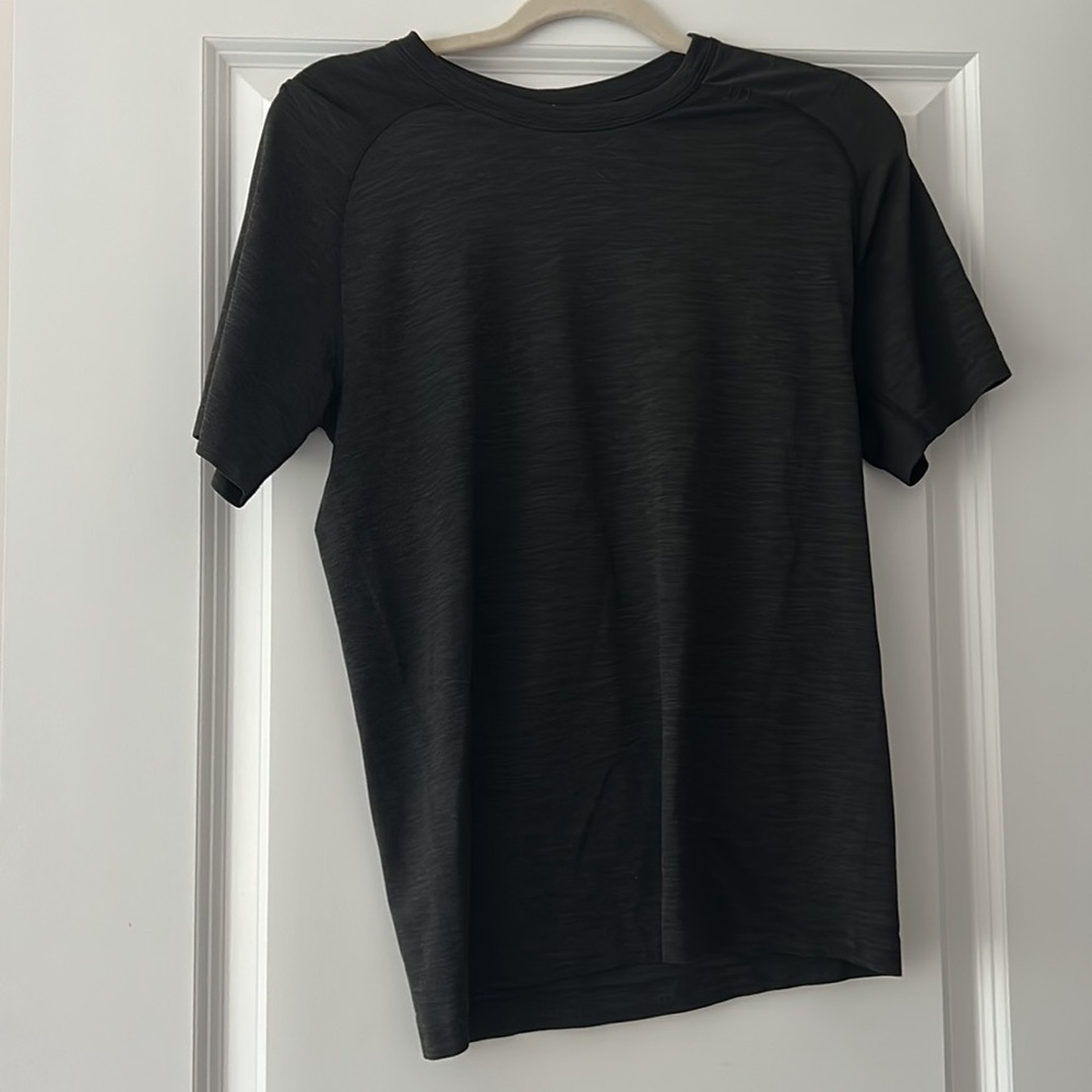 Black Size Small Men’s Lululemon Drysense Short Sleeve Shirt